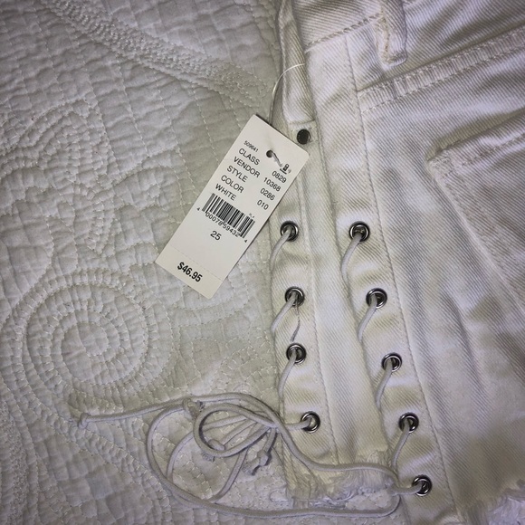 White High Rise PacSun Shorts - Picture 3 of 3